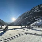 Apartamento Mountain Magic For 6 Near Zermatt With Parking! Täsch